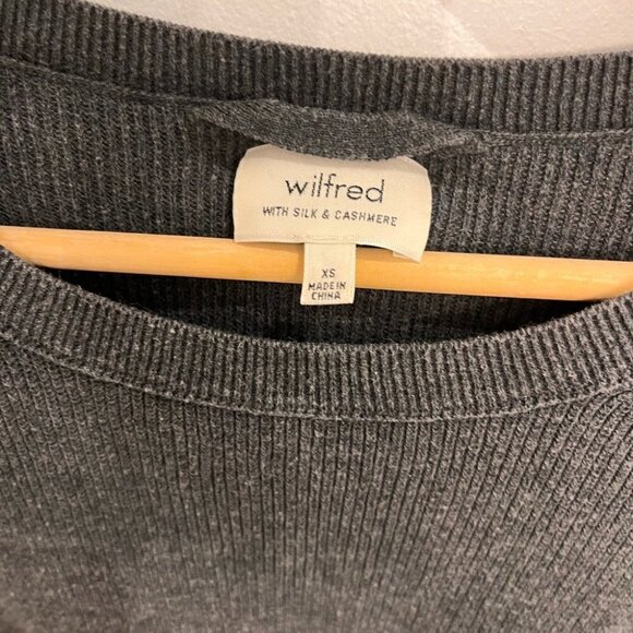 WILFRED Cashmere and silk gray long sleeve crew neck top size xs - Picture 2 of 4